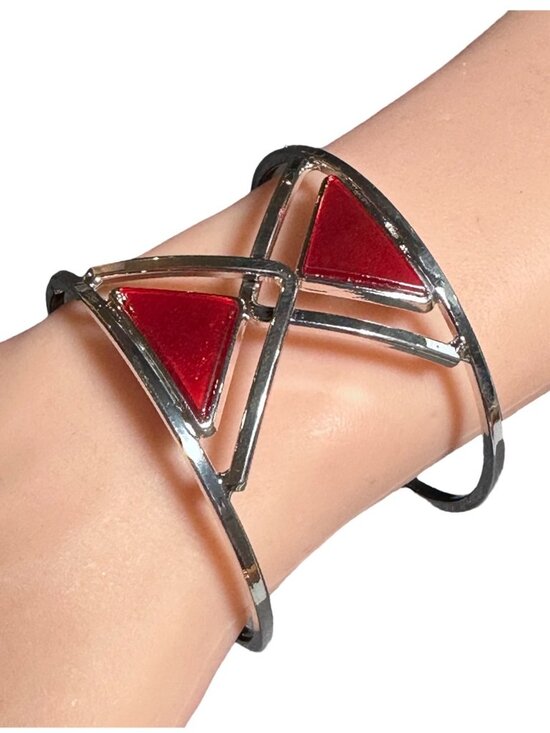 Jewelry - Cuff Bracelet Silver Tone Red Center Geometric Lightweight Womens Jewelry NWOT